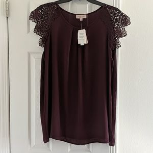 NWT Philosophy blouse with lace sleeve detail 3X